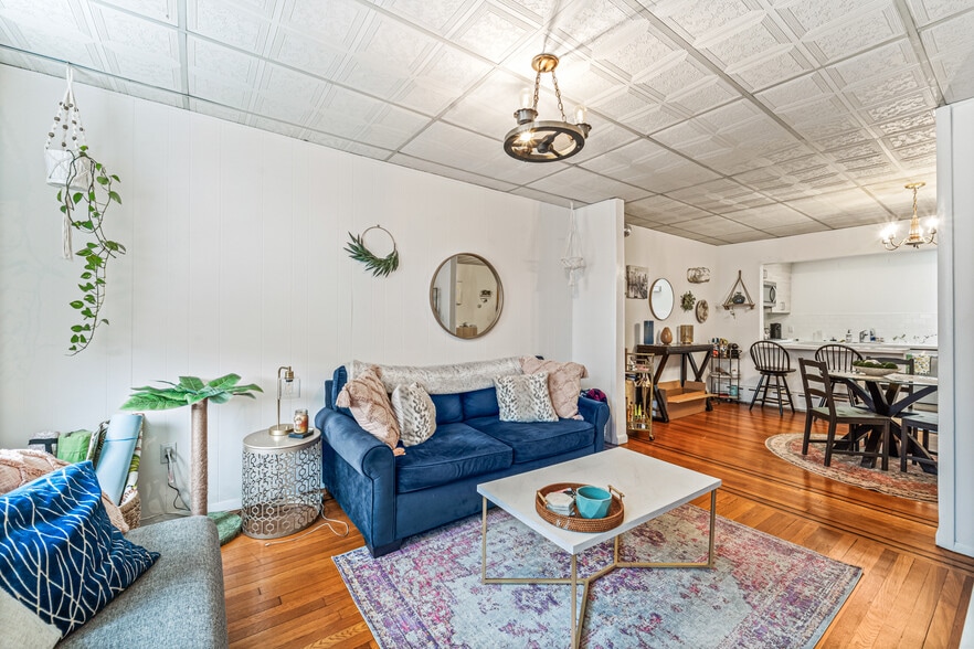 More Photos Of , Astoria General Retail For Sale