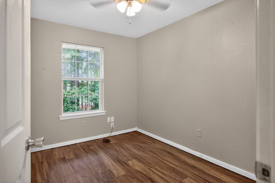 More Photos Of 1804 Baseball Loop, Diana Apartments For Sale