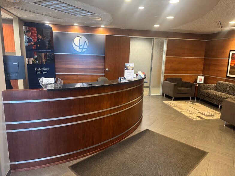 More Photos Of 712 Riverfront Dr, Sheboygan Office For Lease