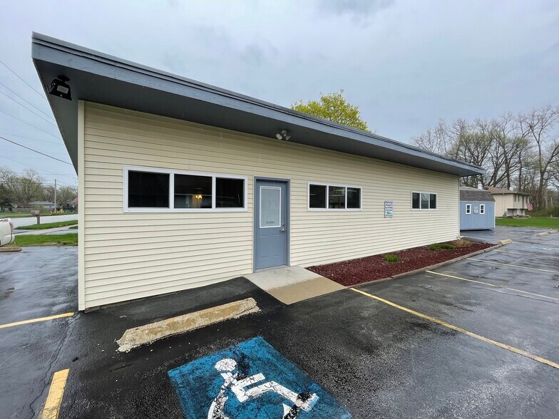 More Photos Of 1741 W Old Ridge Rd, Hobart Storefront Retail Office For Sale