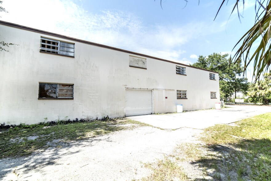 More Photos Of 4214 W Virginia Ave, Tampa Warehouse For Lease