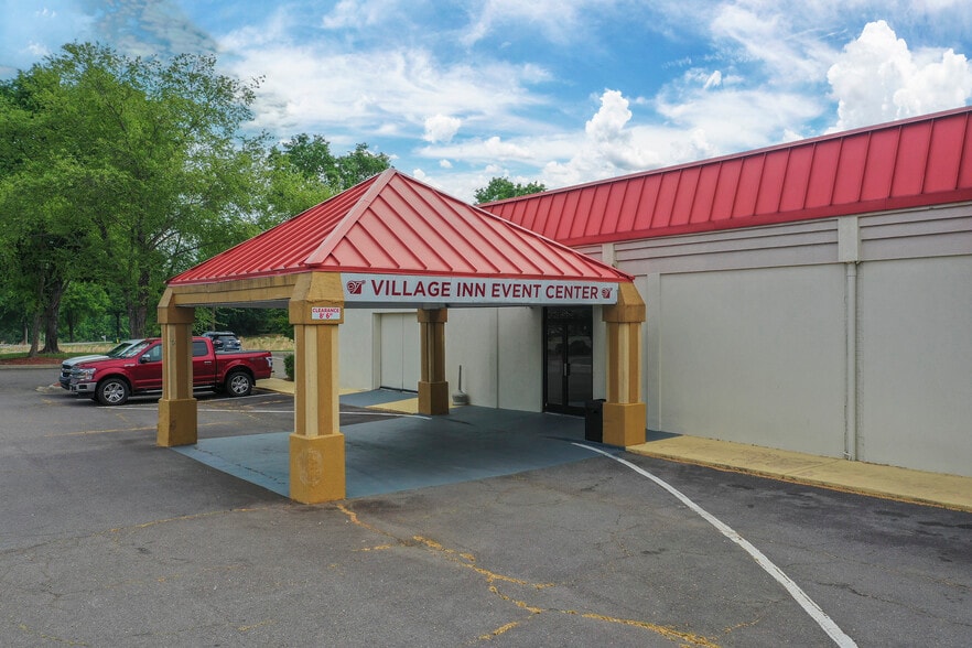 More Photos Of 6205 Ramada Dr, Clemmons Hotel For Sale