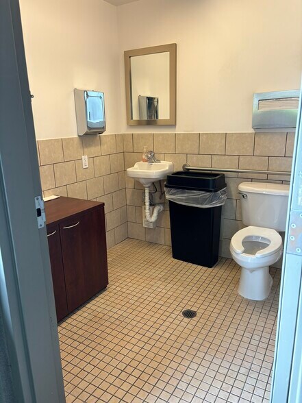 More Photos Of 2280 Lincoln Ave, San Jose Office For Lease