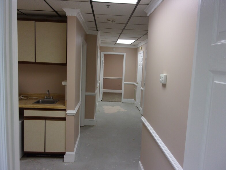 More Photos Of 45571-45595 Shepard Dr, Sterling Medical For Sale