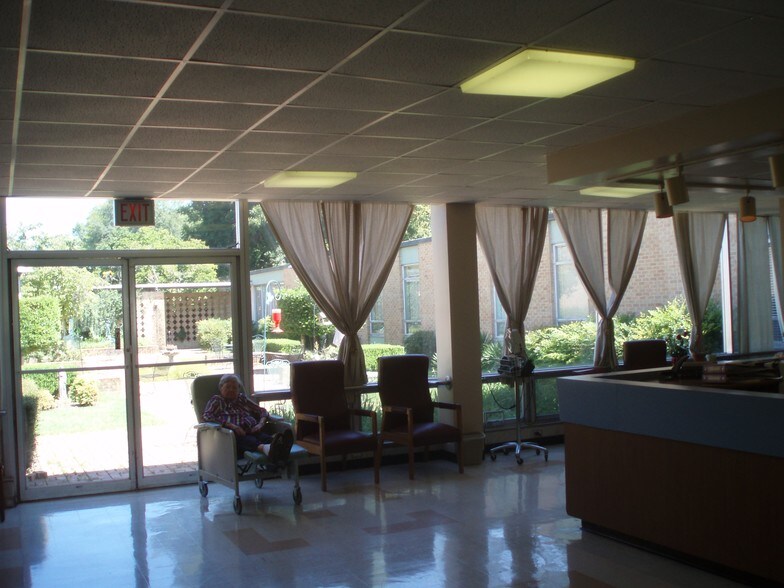 More Photos Of 401 E Ninth St, Yazoo City Hospital For Sale