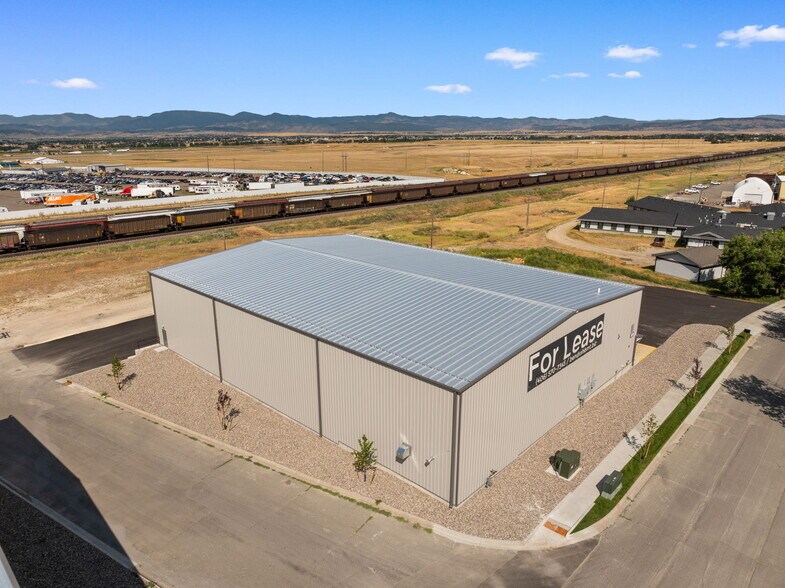 More Photos Of 880 Nicole st, Helena Distribution For Lease