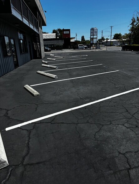 More Photos Of 2309 W Alpine Ave, Stockton Office For Lease