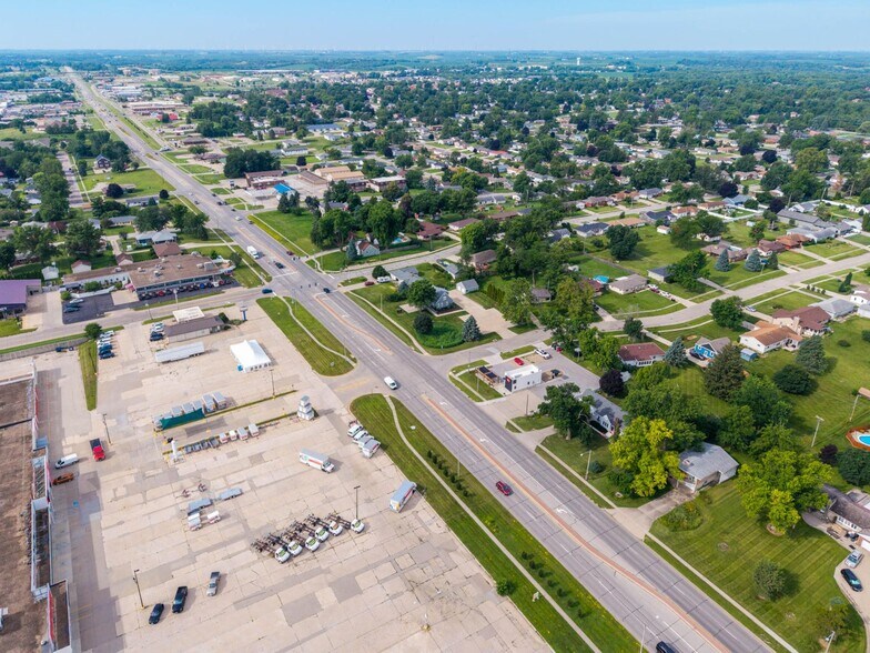 More Photos Of 1803 S Center St, Marshalltown Restaurant For Sale