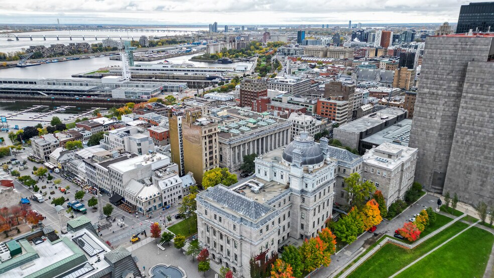 More Photos Of 164 Rue Notre-Dame E, Montréal Office For Sale