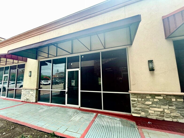 More Photos Of 6906 Airline Dr, Houston Unknown For Lease