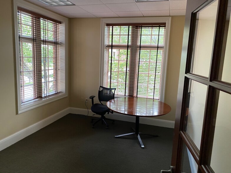More Photos Of 150 Central Ave, Holland Office For Lease