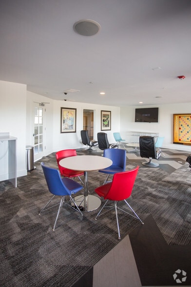 More Photos Of Mooreview Pky @ Loudoun County Pky, Ashburn Unknown For Lease