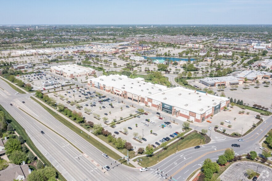 More Photos Of 320 S Jordan Creek Pky, West Des Moines General Retail For Sale