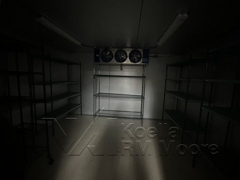 More Photos Of 10321 Chapman Hwy, Seymour Restaurant For Sale