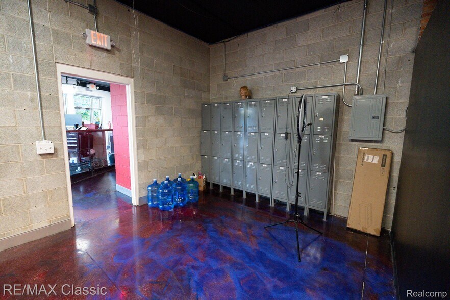 More Photos Of 23365 Woodward Ave, Ferndale Storefront Retail Office For Sale