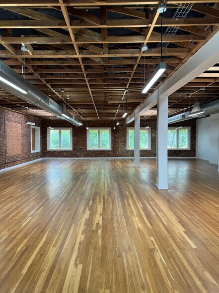 More Photos Of 1919-1927 Greenville Ave, Dallas Storefront Retail Office For Lease