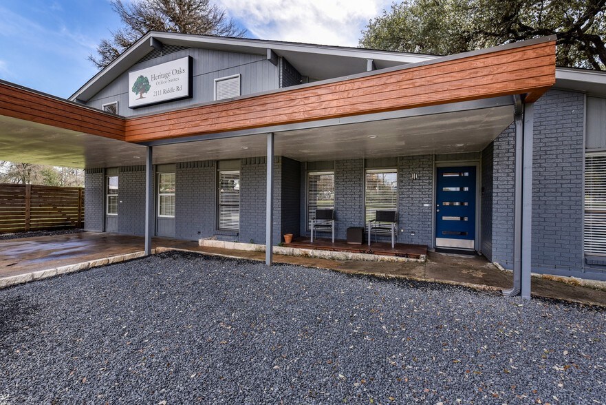 More Photos Of 2111 W Slaughter Ln, Austin Office For Lease