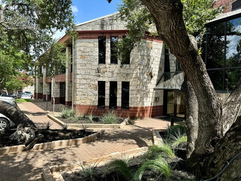 More Photos Of 4807 Spicewood Springs Rd, Austin Unknown For Lease