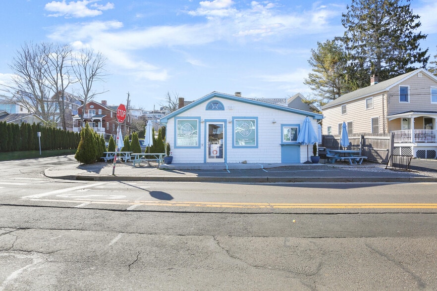 More Photos Of 222 Hillspoint Rd, Westport Restaurant For Lease