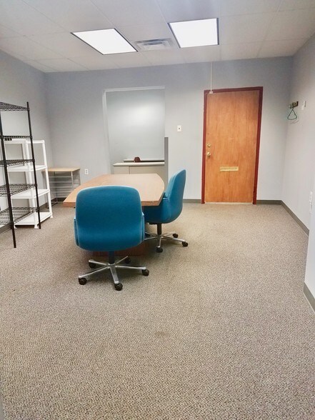 More Photos Of 112 Merrick Rd, Lynbrook Office For Lease