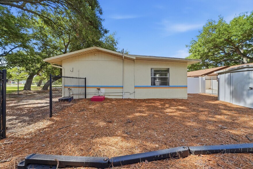 More Photos Of 2886 Whitney Rd, Clearwater Storefront Retail Residential For Sale