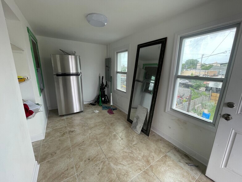 More Photos Of 1745 N Cicero Ave, Chicago Freestanding For Sale