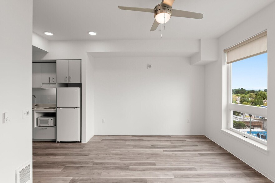 More Photos Of 5460 N Interstate Ave, Portland Apartments For Lease