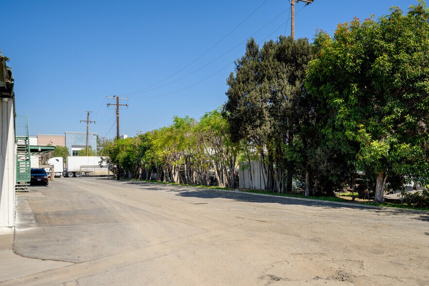 More Photos Of 1570 W Mission Blvd, Pomona Manufacturing For Lease