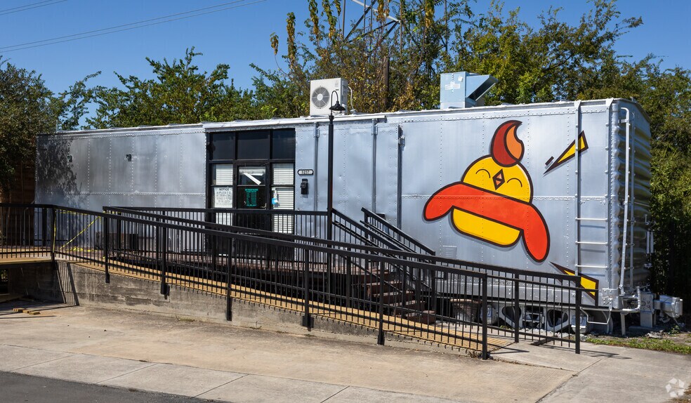 More Photos Of 5221-5331 McCullough Ave, San Antonio Unknown For Lease