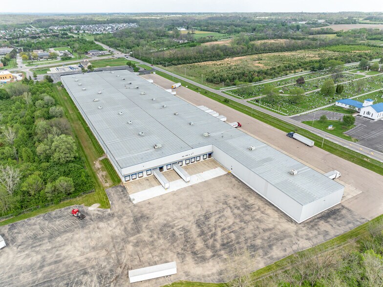 More Photos Of 1340 E Dayton Yellow Springs Rd, Fairborn Distribution For Lease