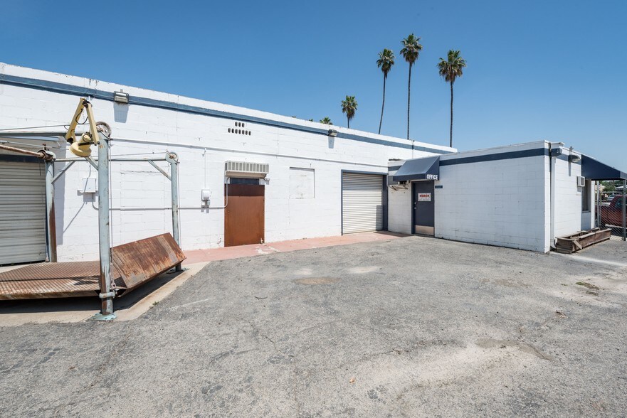 More Photos Of 1815 W Front St, Selma Storefront For Lease