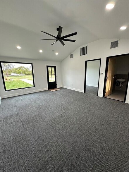 More Photos Of 27320 Ranch Road 12, Dripping Springs Office For Sale