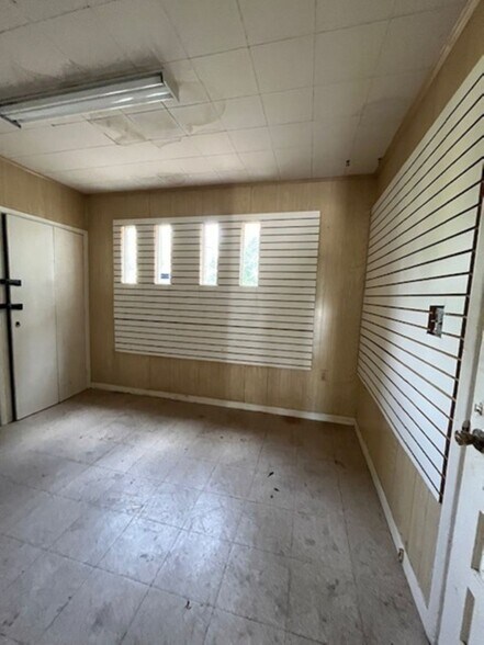 More Photos Of 1318 E Dr Martin Luther King Jr Blvd, Tampa General Retail For Sale