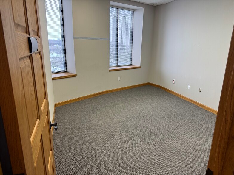 More Photos Of 75 N Main St, Mount Clemens Coworking Space