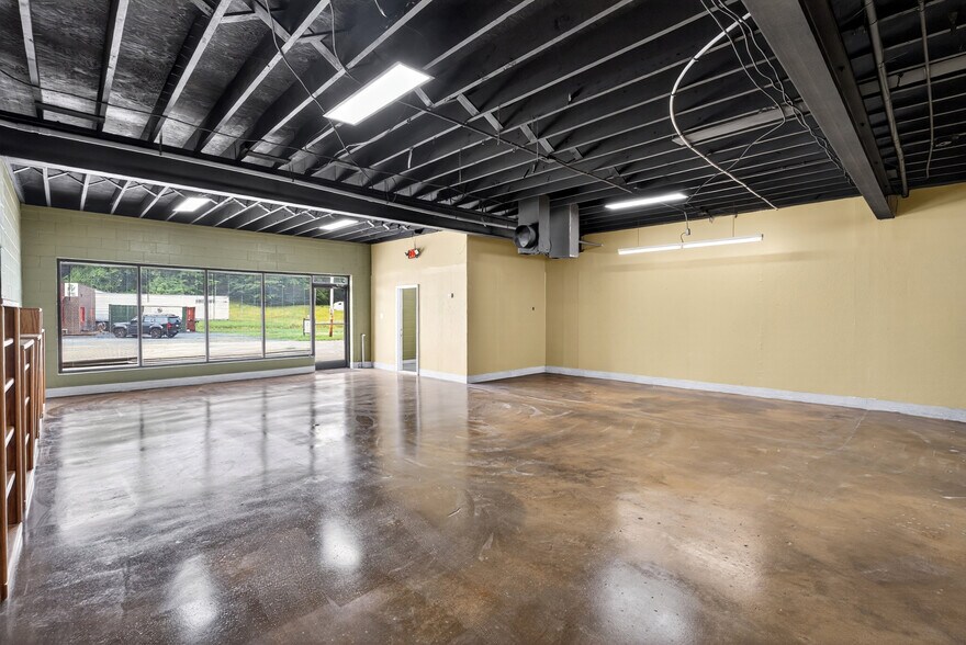 More Photos Of 1141 S Trade St, Tryon General Retail For Lease