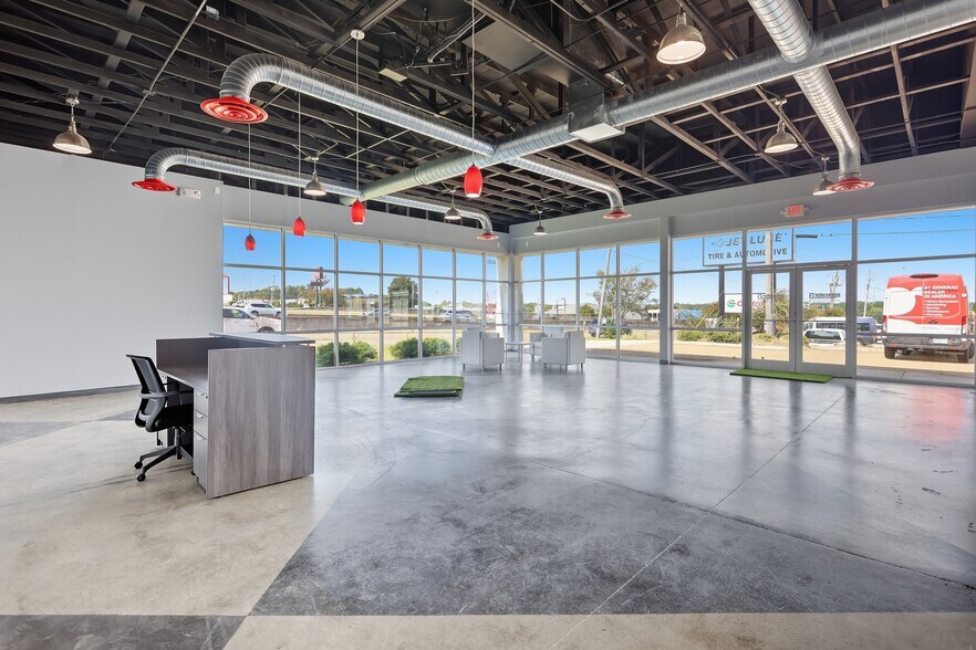 More Photos Of 4680 I-55 N Frontage Rd, Jackson General Retail For Lease