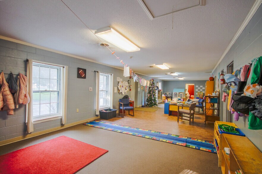 More Photos Of 816 Congress St N, York Daycare Center For Sale