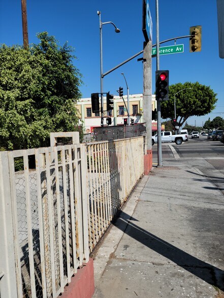 More Photos Of 1750-1754 E Florence Ave, Los Angeles Storefront For Lease