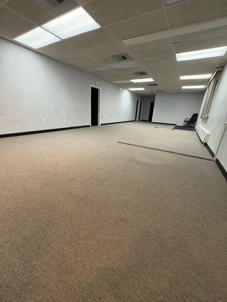 More Photos Of 141 Main St, South River Office For Sale