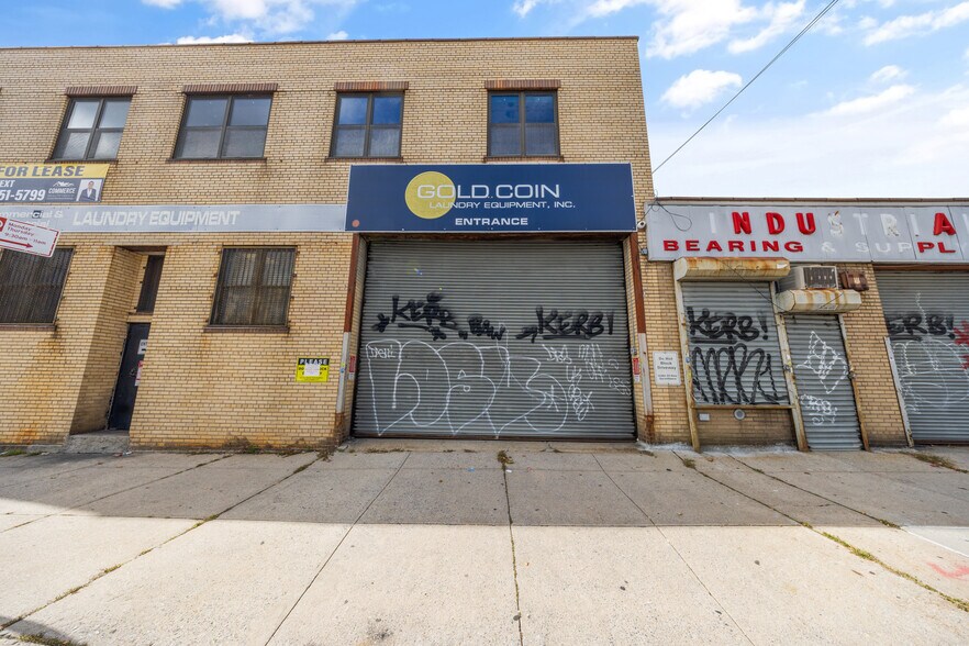 More Photos Of 91-26 Archer Ave, Jamaica Showroom For Lease