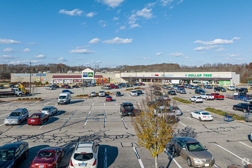 More Photos Of 167 Waterford N Pky, Waterford Unknown For Lease