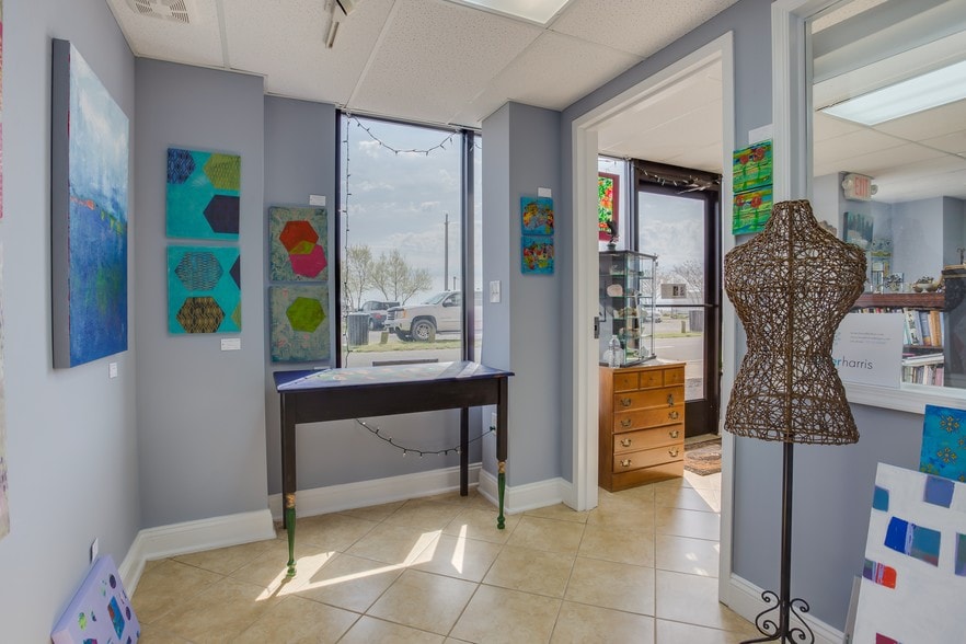 More Photos Of 100 Taylor St, Colonial Beach Storefront Retail Office For Sale