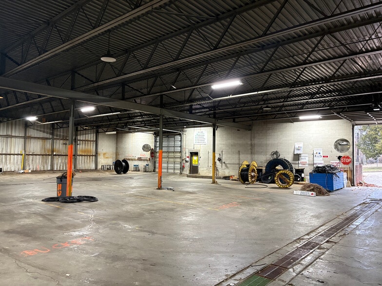 More Photos Of 3924 Montgall Ave, Kansas City Industrial For Sale