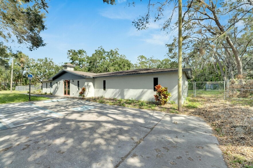 More Photos Of 3001 S Kings Ave, Brandon Religious Facility For Sale