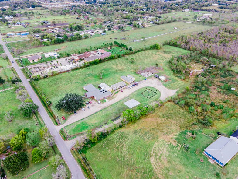 Primary Photo Of 4227 Old Chocolate Bayou Rd, Manvel Office For Sale