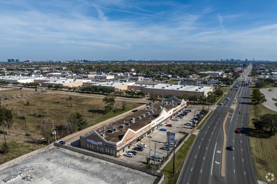 More Photos Of 14800 Westheimer Rd, Houston Storefront For Lease