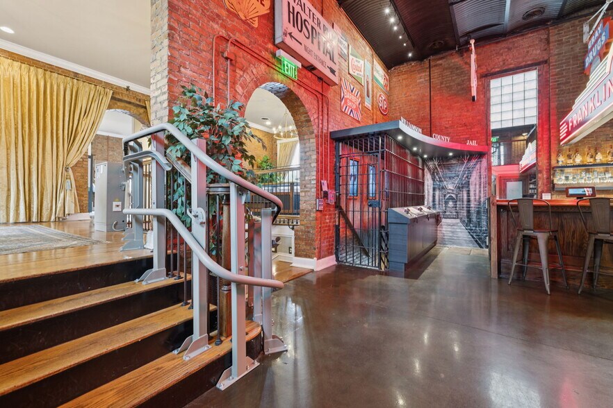 More Photos Of 108 Bridge St, Franklin Storefront For Sale