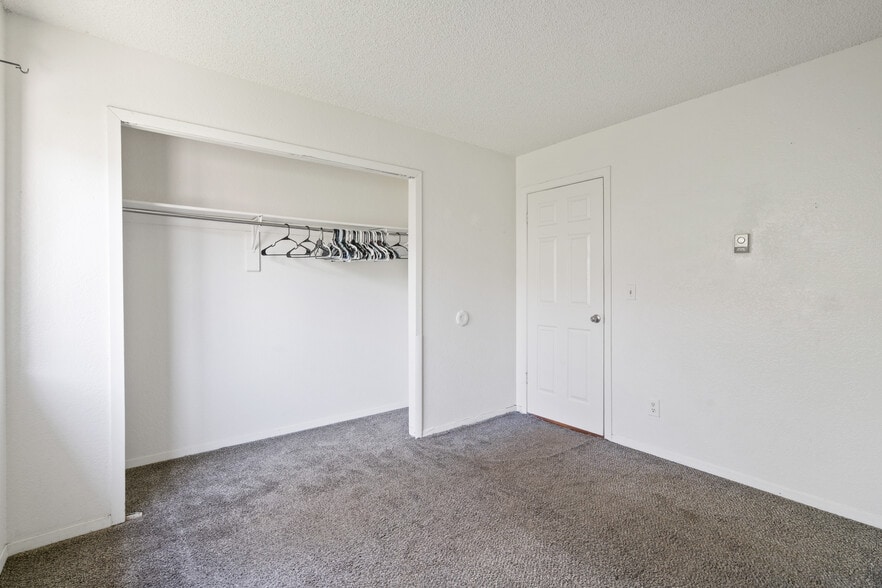 More Photos Of 935 Hathaway Dr, Colorado Springs Apartments For Sale