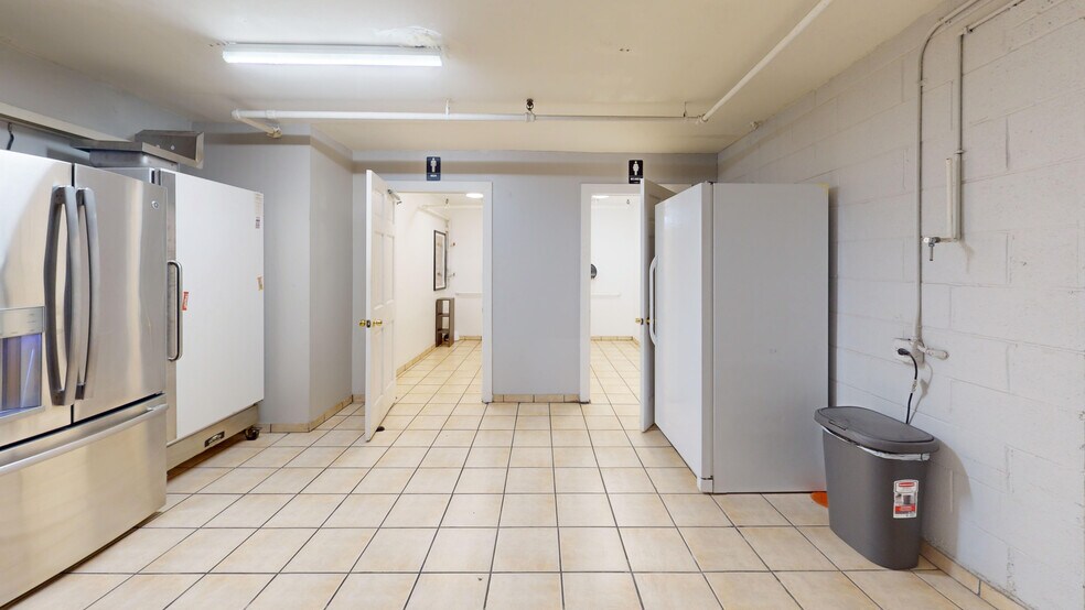 More Photos Of 111 S Lake St, Montgomery Service For Sale