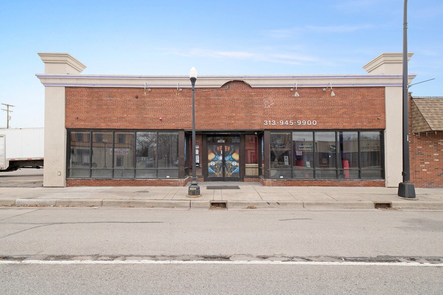 Primary Photo Of 13901 Michigan Ave, Dearborn Restaurant For Sale